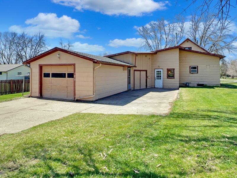 108 Kruse St, Welcome, MN 56181