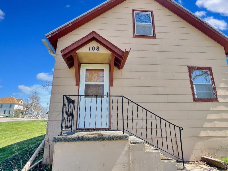 108 Kruse St, Welcome, MN 56181