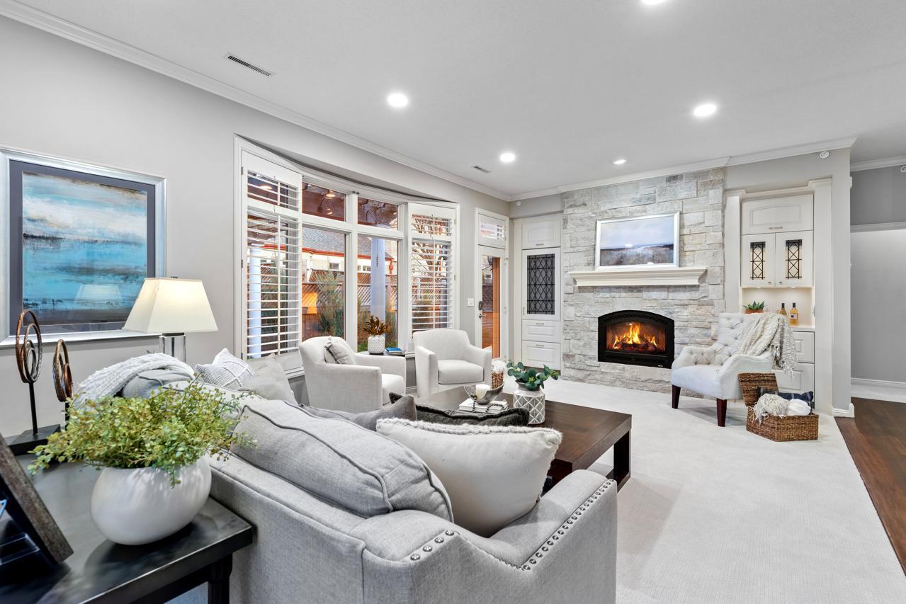915 Coventry Pl, Edina, MN 55435