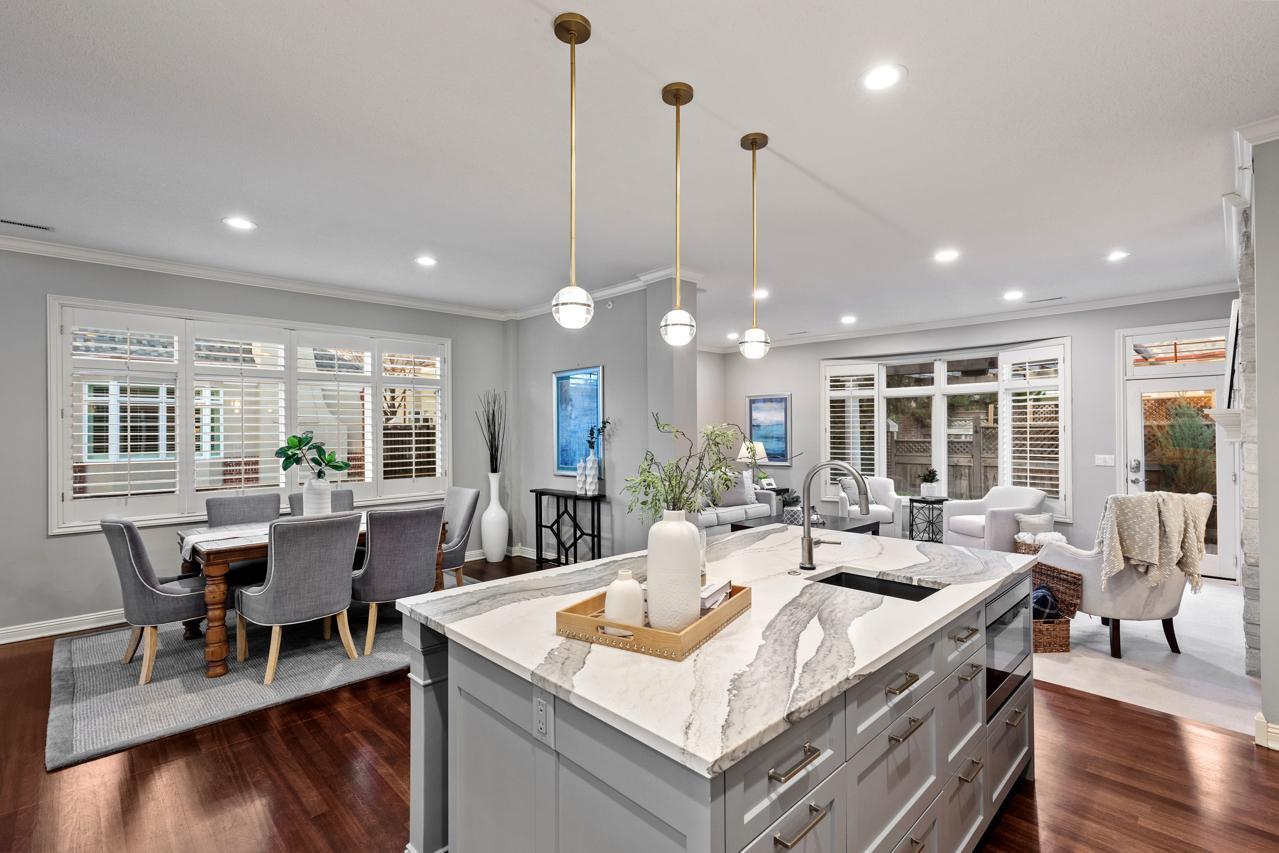 915 Coventry Pl, Edina, MN 55435
