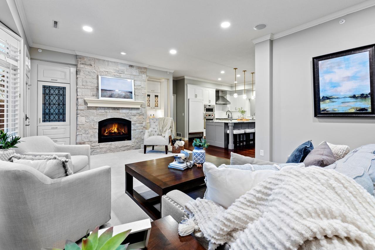 915 Coventry Pl, Edina, MN 55435