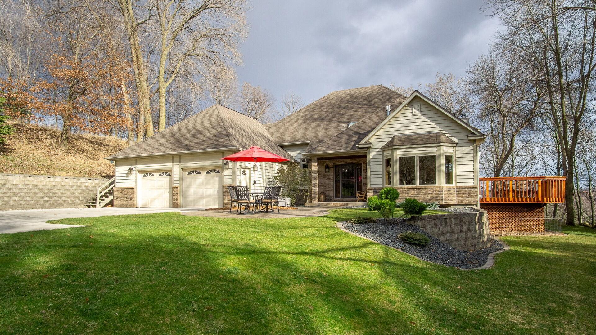 403 Grandview Heights Ct, Menomonie, WI 54751