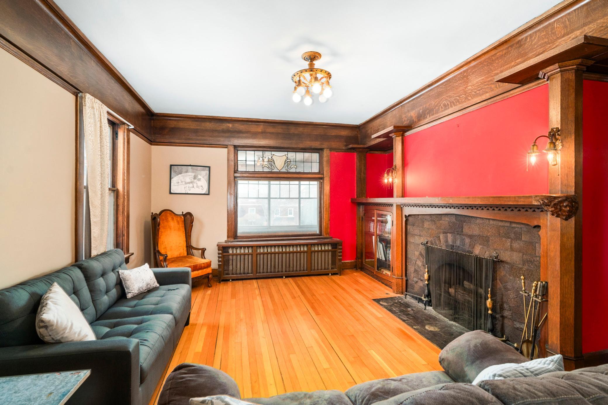 2031 E 1st St, Duluth, MN 55812