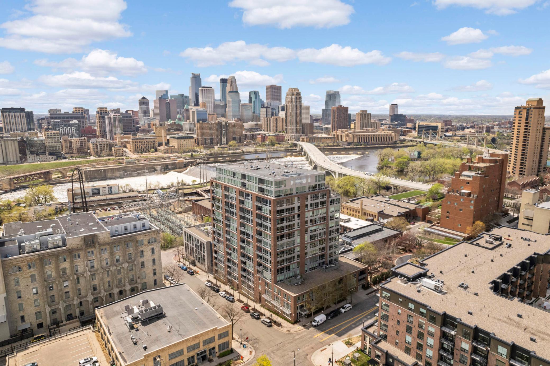 222 2nd St SE #1203, Minneapolis, MN 55414