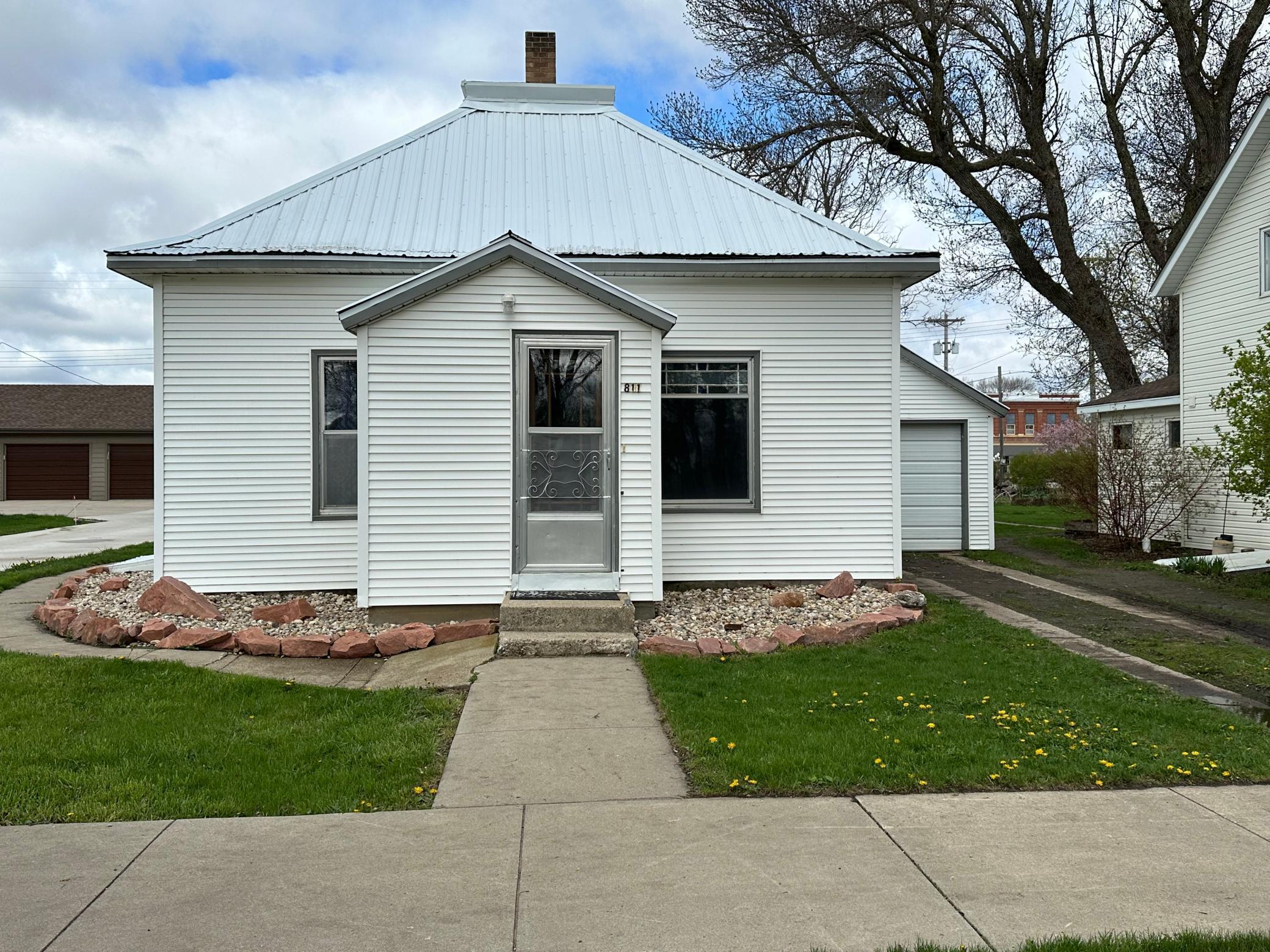 811 Mechanic St, Edgerton, MN 56128