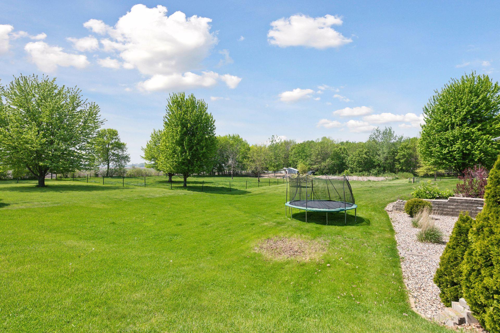 17501 158th St, Hamburg, MN 55339