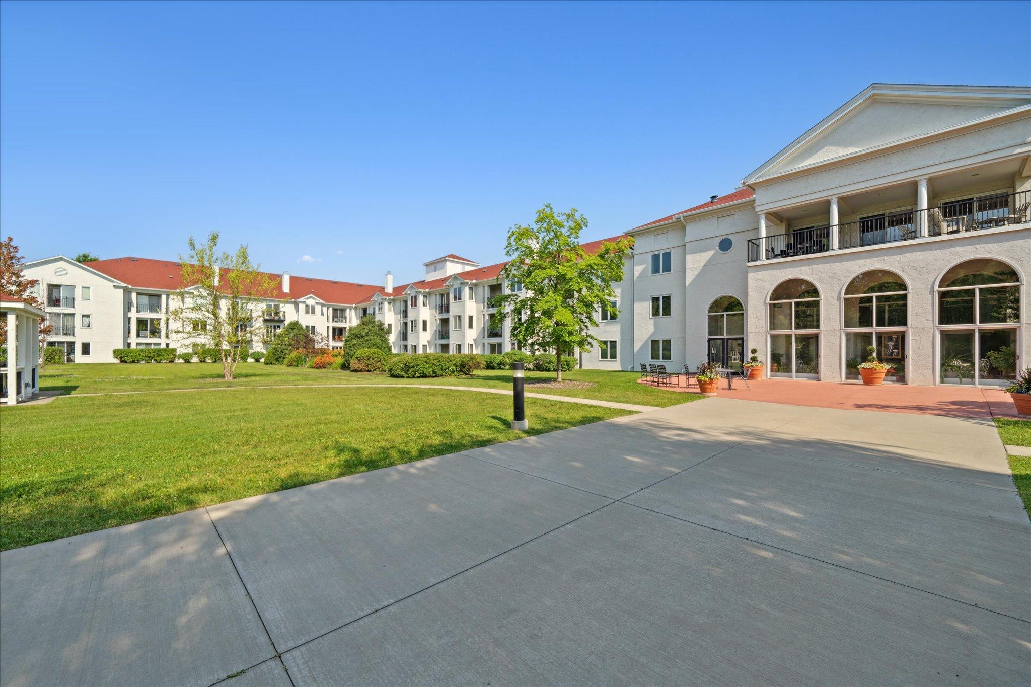 1666 Coffman St #127, Falcon Heights, MN 55108