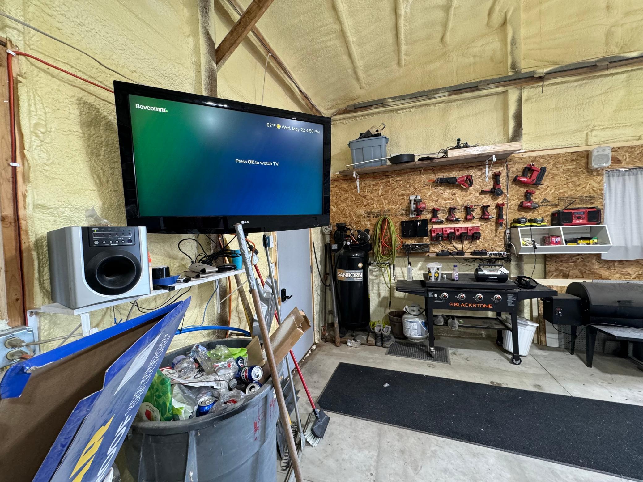 101 5th St NW, Wells, MN 56097
