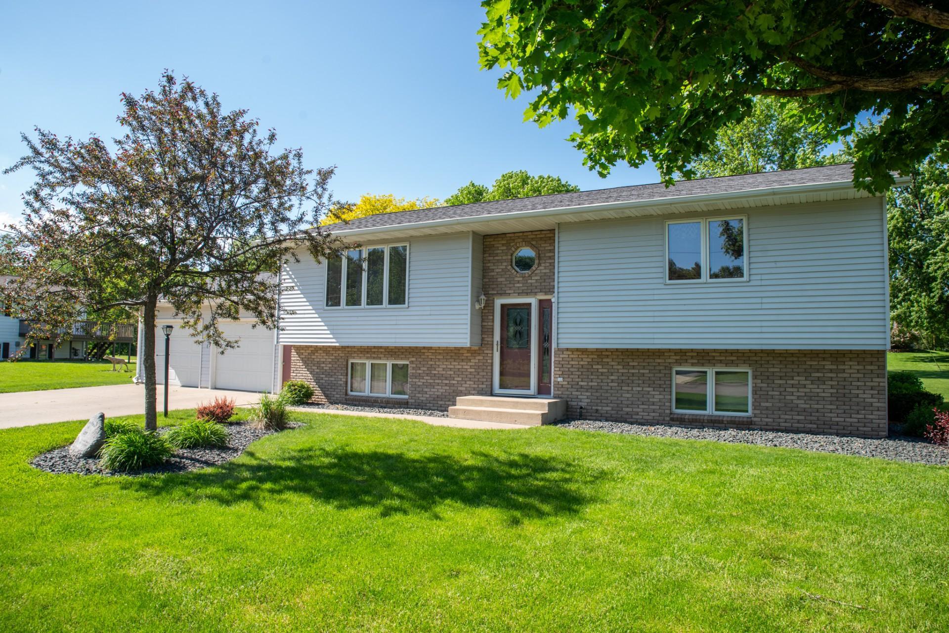 303 E Mill Rd, Gibbon, MN 55335