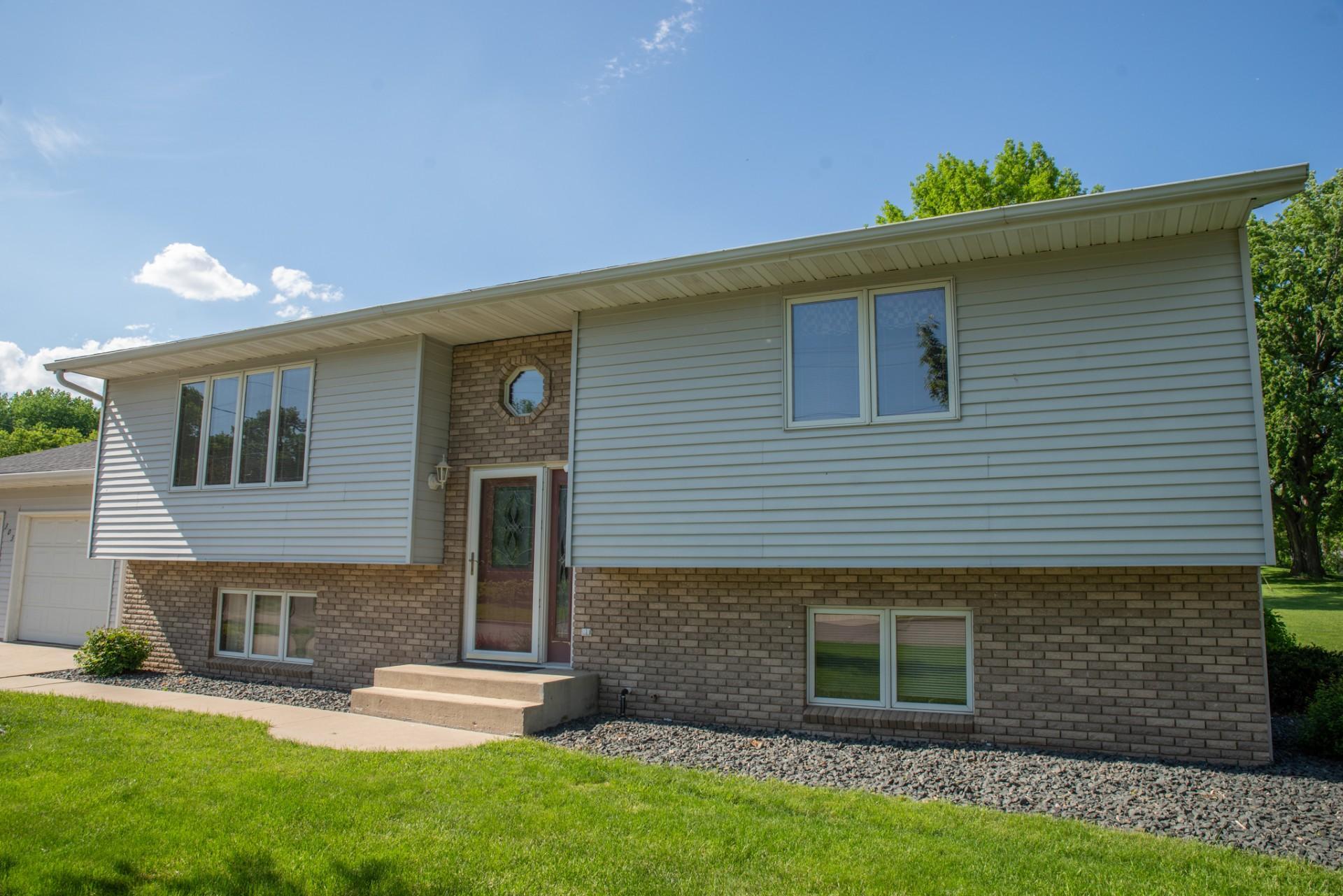 303 E Mill Rd, Gibbon, MN 55335