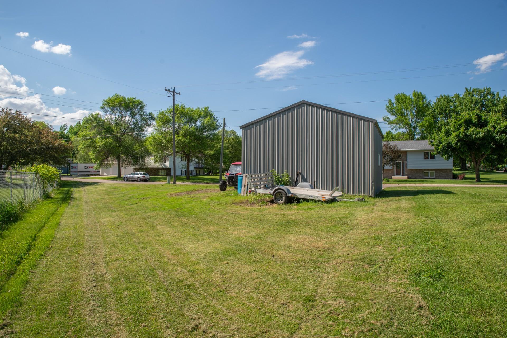 303 E Mill Rd, Gibbon, MN 55335