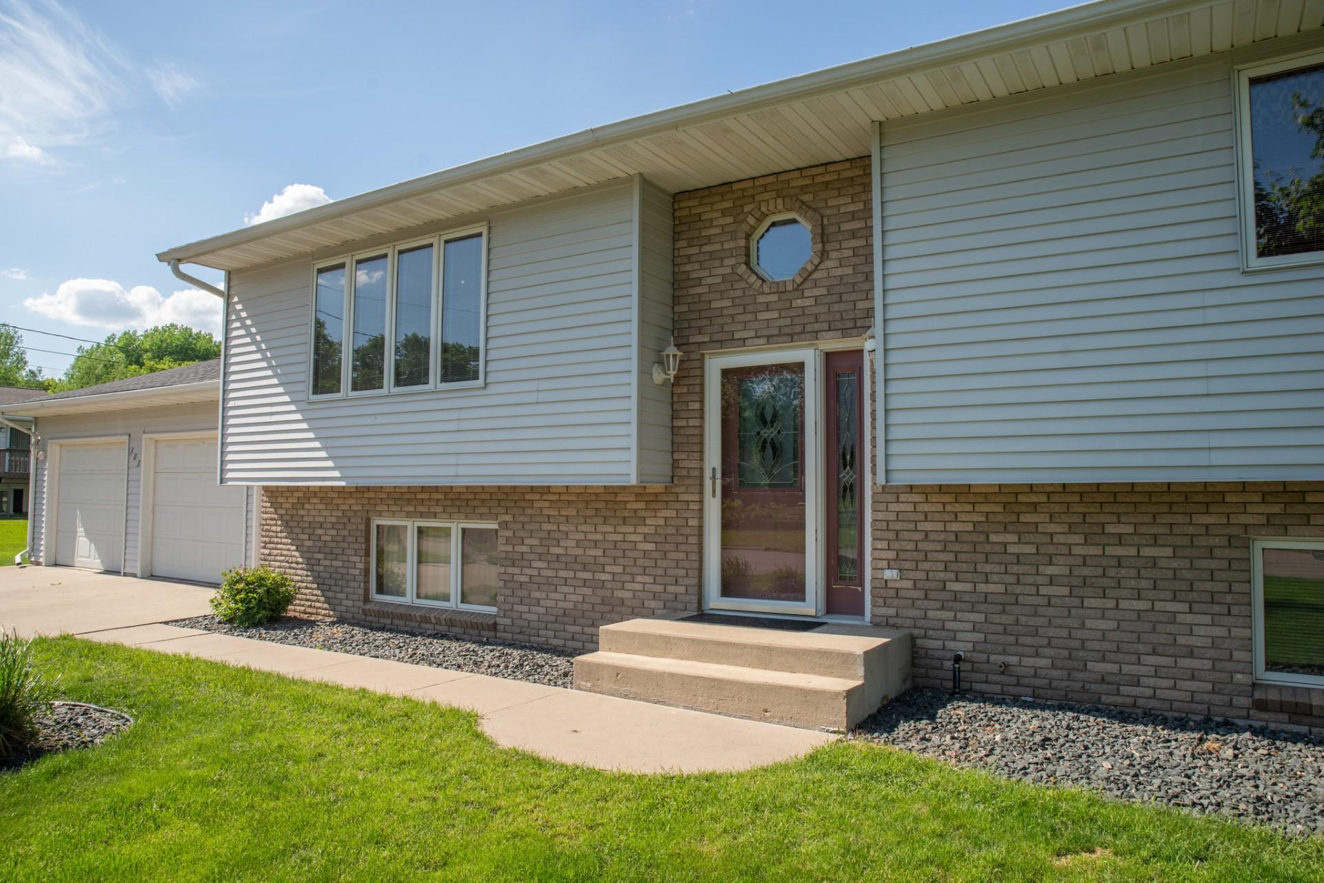 303 E Mill Rd, Gibbon, MN 55335