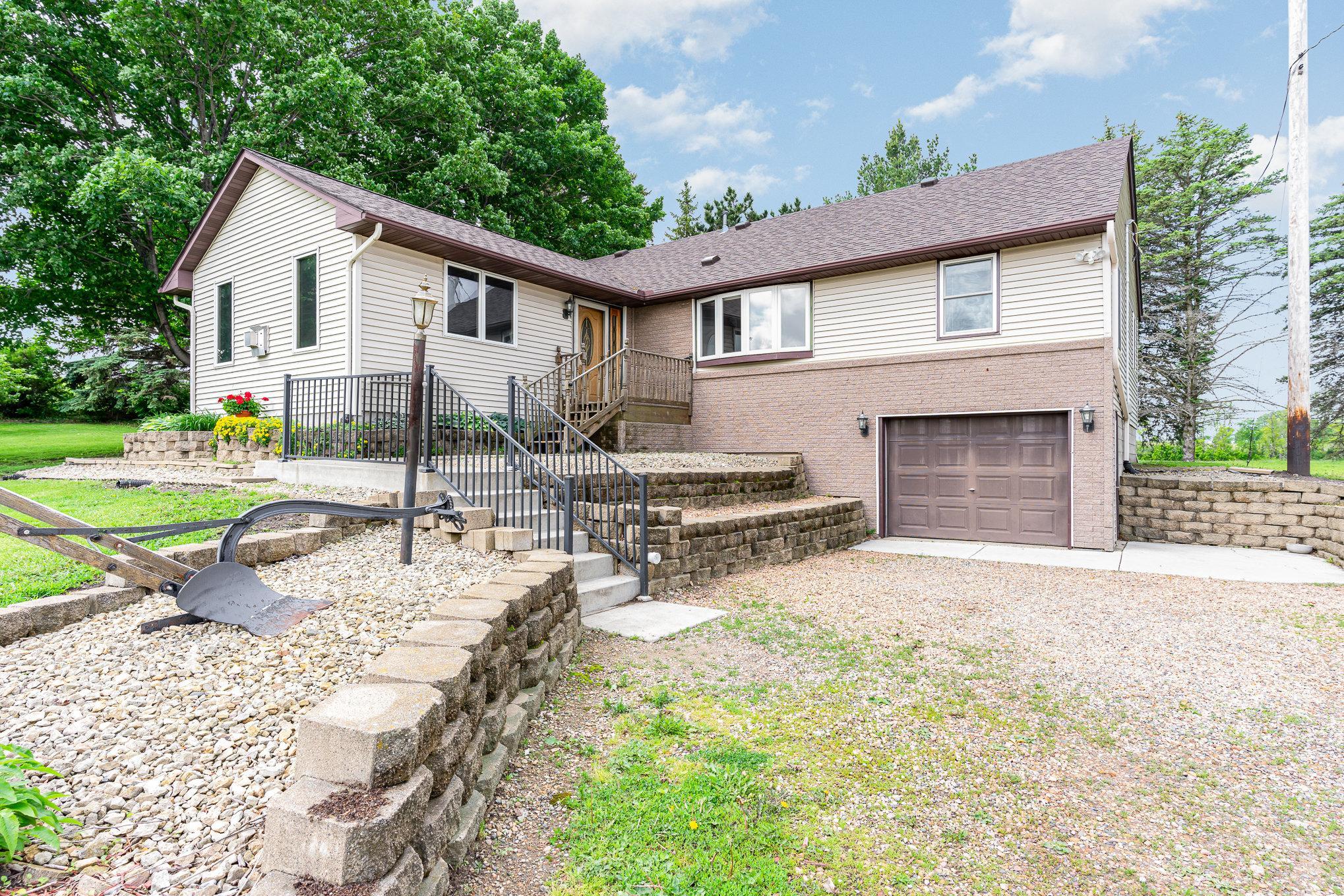 14164 State Highway 99, Montgomery, MN 56069