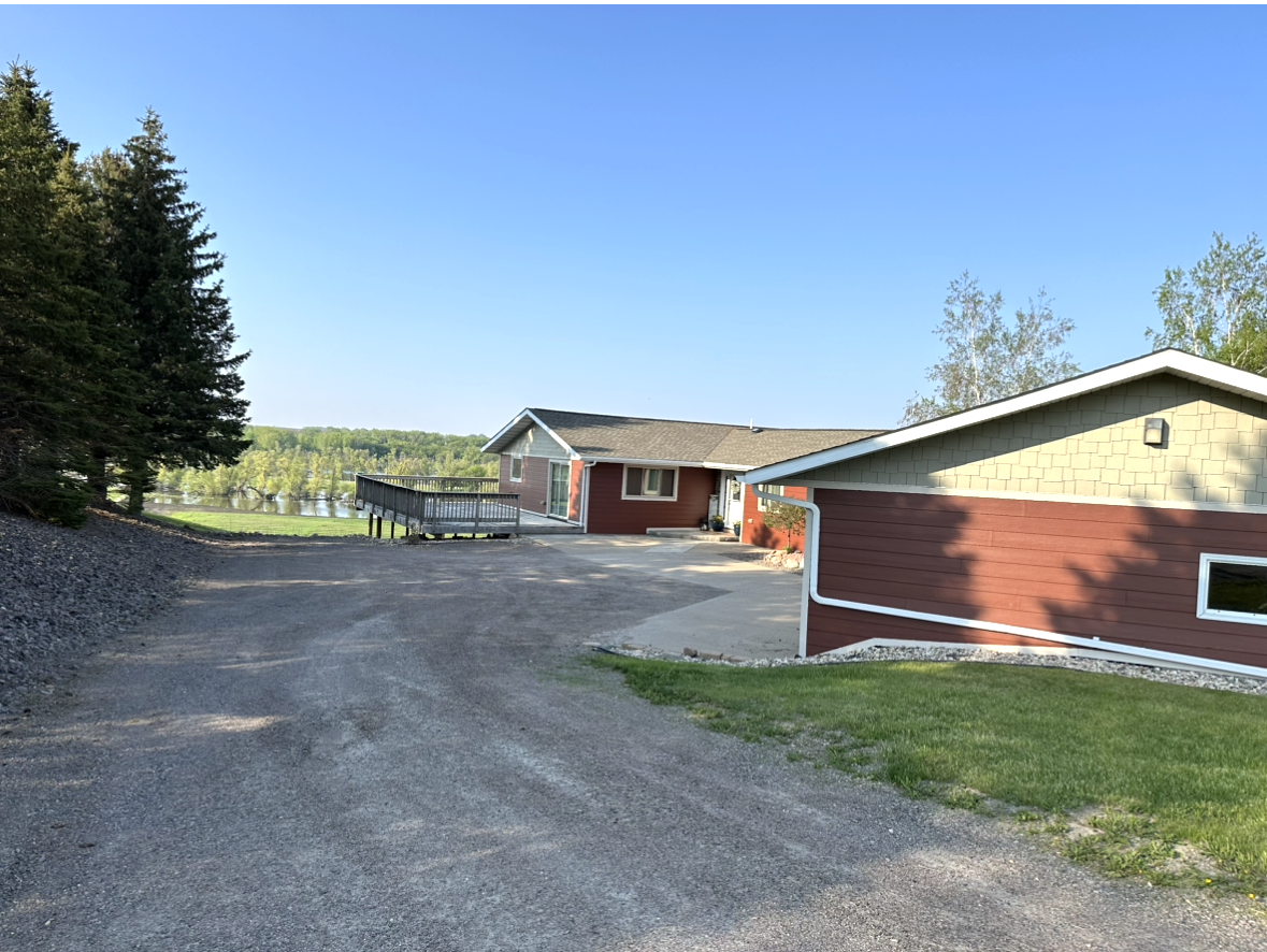4070 90th Ave SW, Montevideo, MN 56265