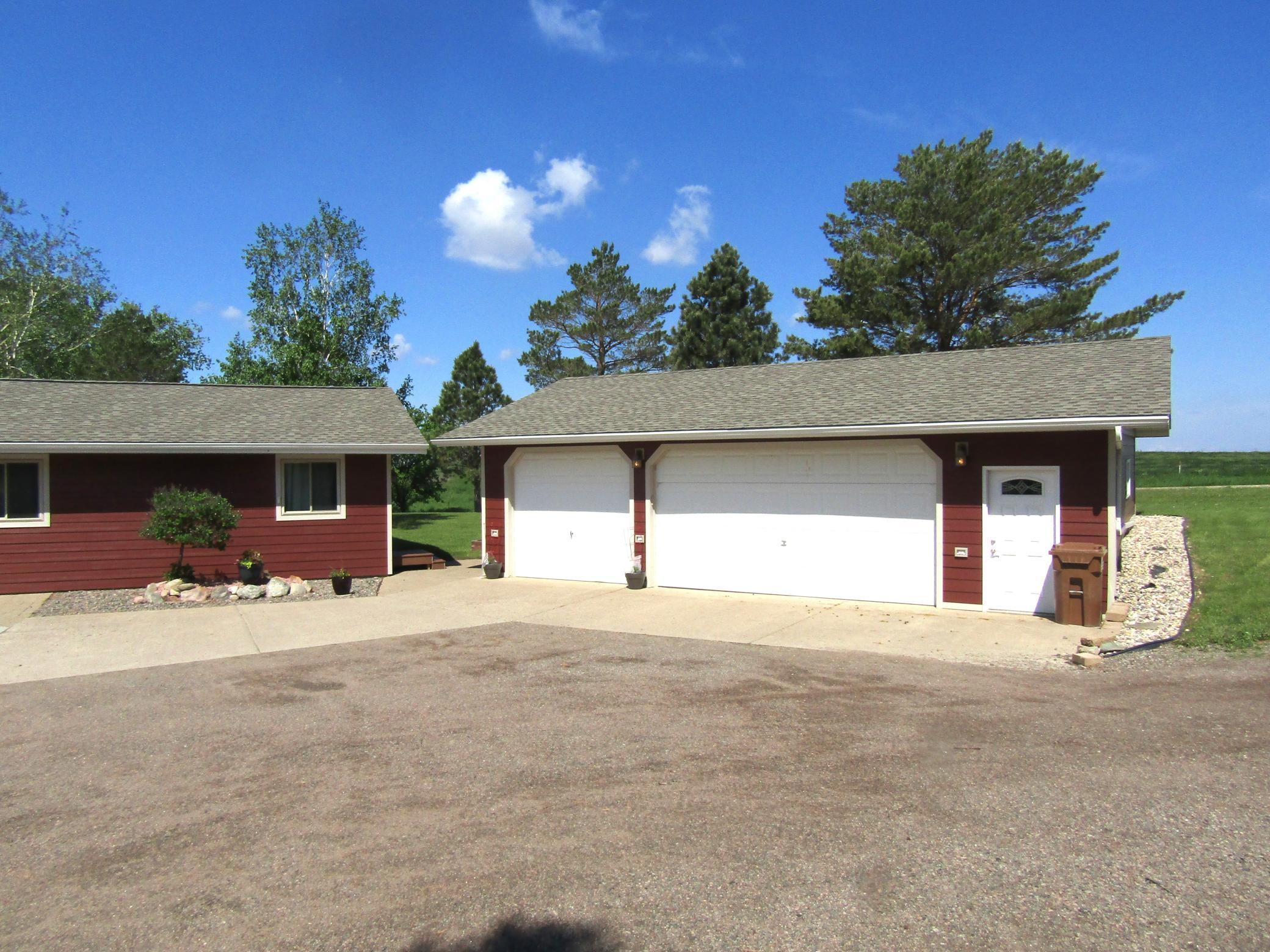 4070 90th Ave SW, Montevideo, MN 56265