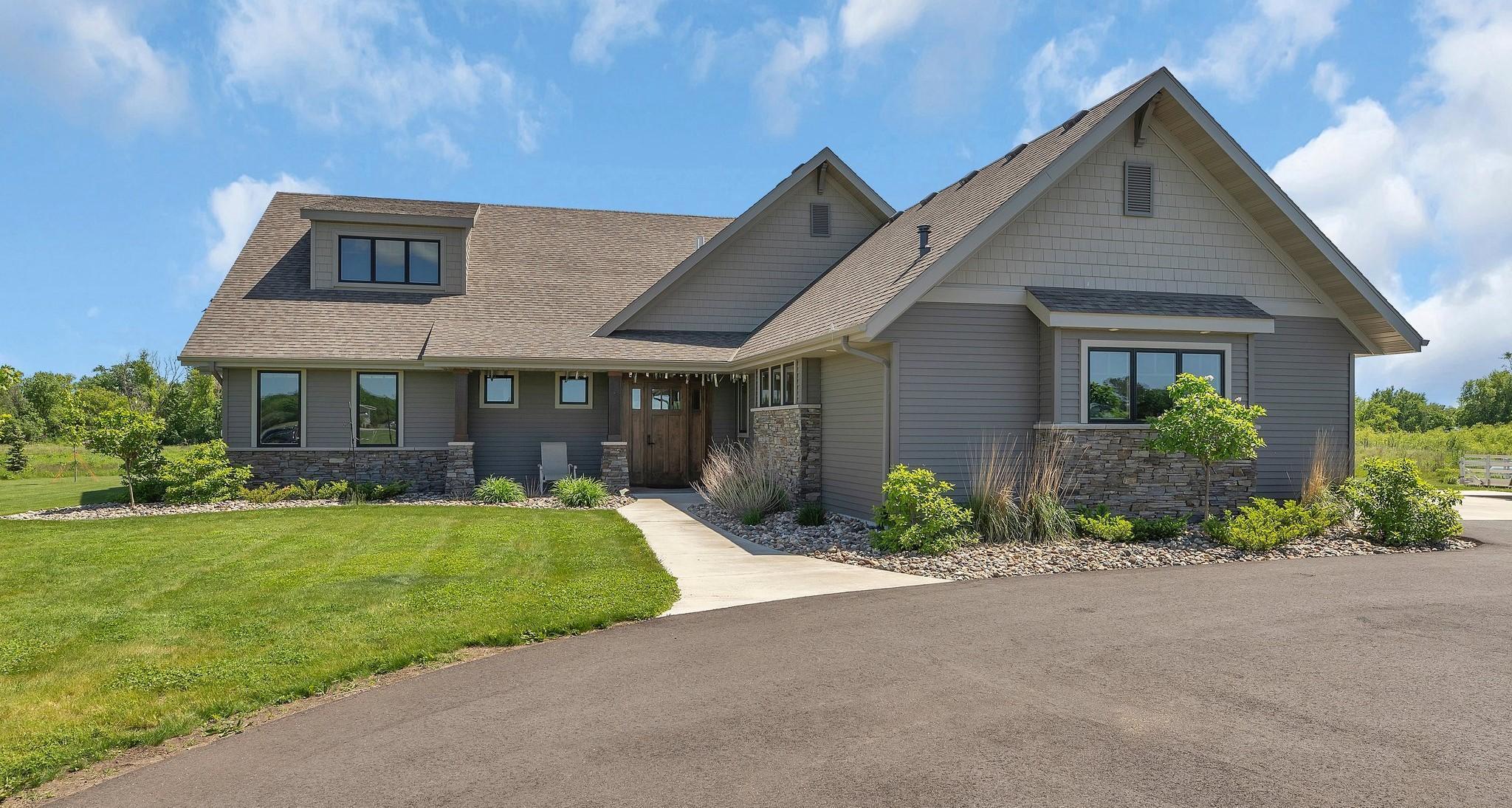 9115 Cayley Ct, Saint Cloud, MN 56301