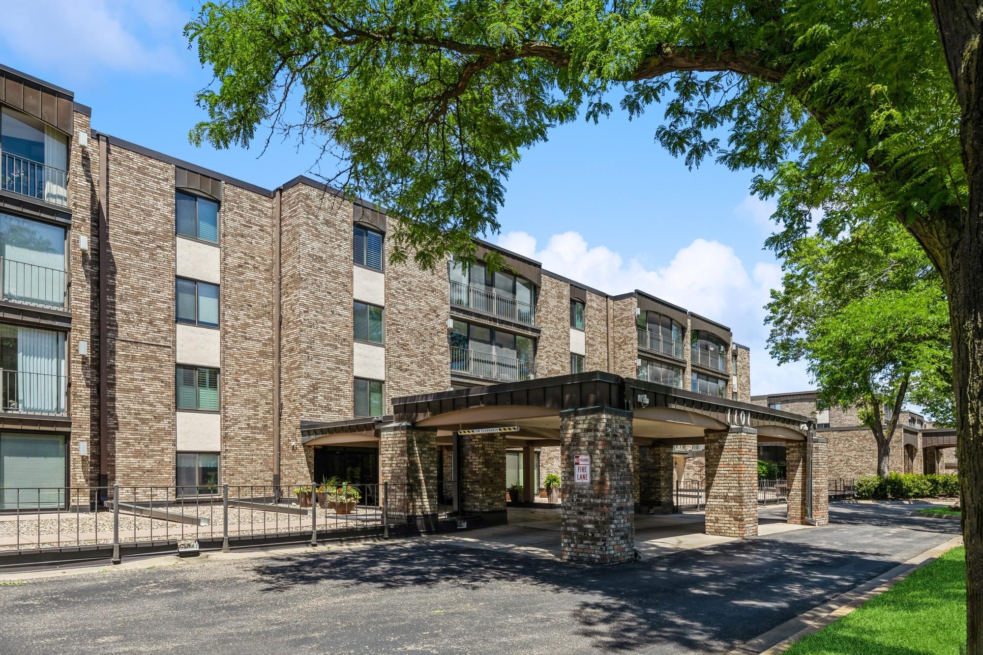 1101 Sibley Memorial Hw #610, Saint Paul, MN 55118