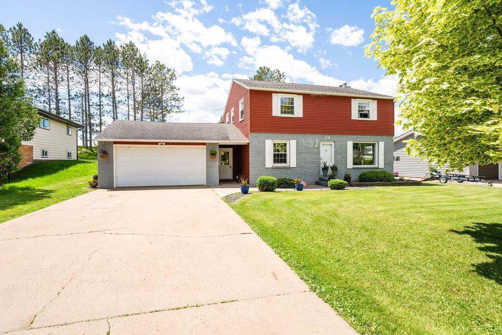 331 Congdon St, Coleraine, MN 55722