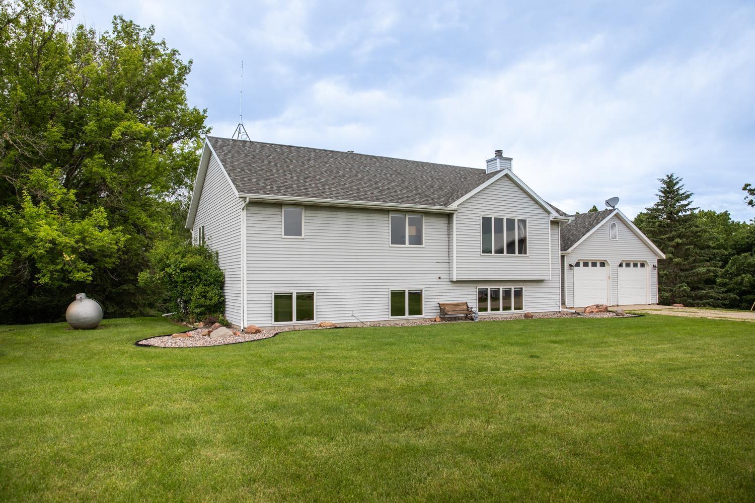 6720 80th St SW, Stewartville, MN 55976