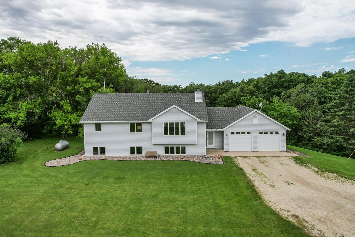 6720 80th St SW, Stewartville, MN 55976