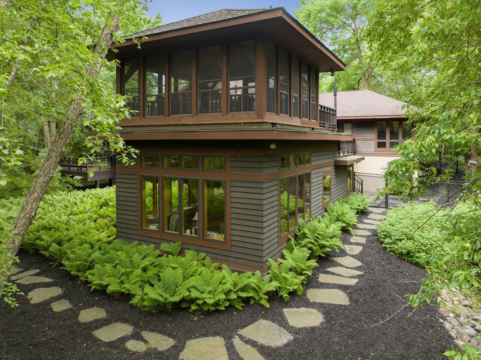 1698 Dodd Rd, Mendota Heights, MN 55118