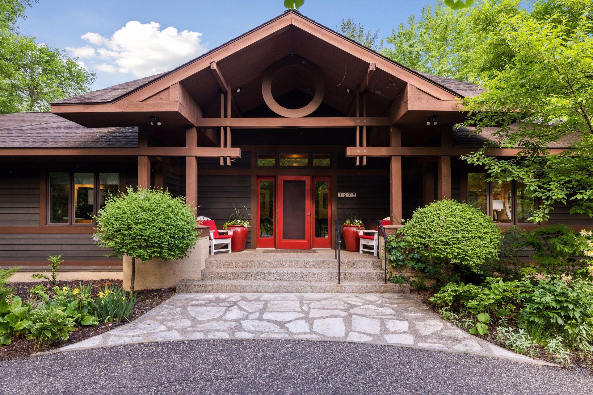1698 Dodd Rd, Mendota Heights, MN 55118