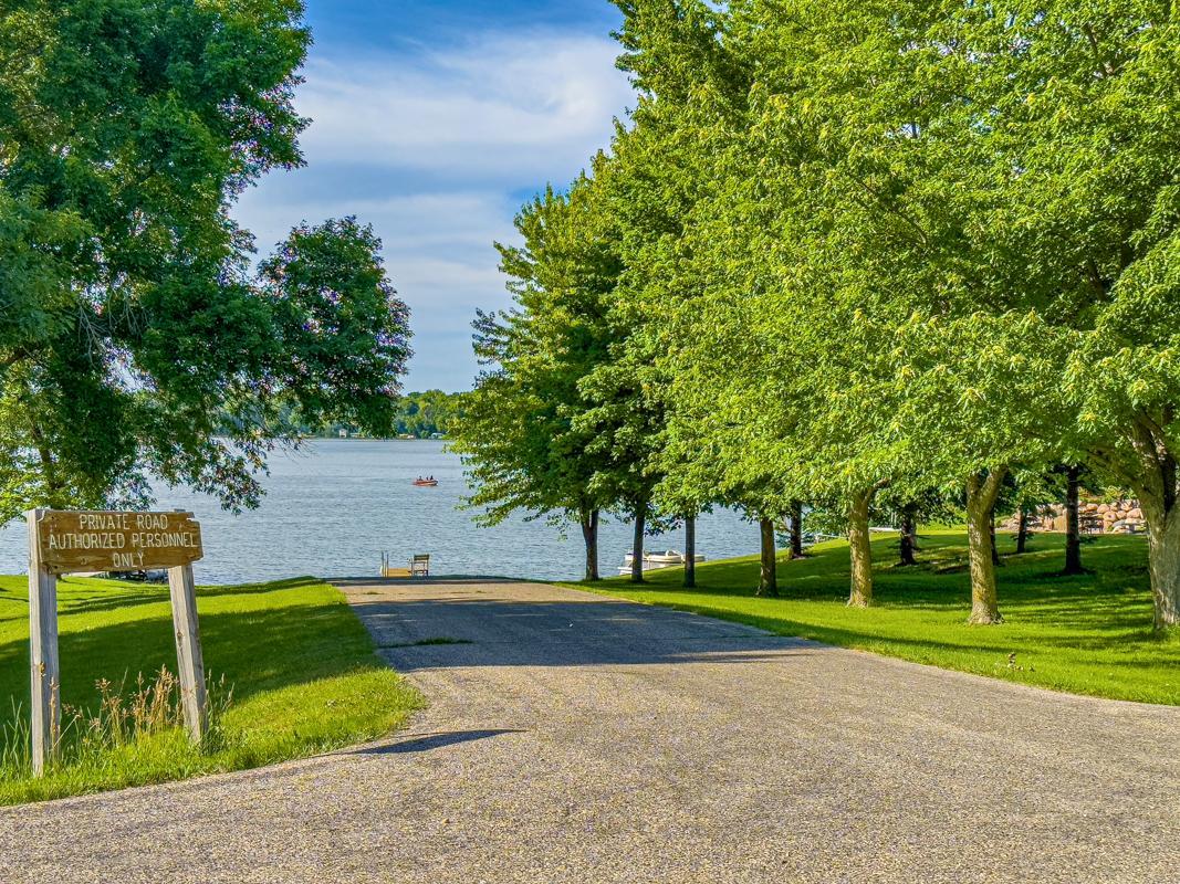 24646 Arrowhead Trl, Cleveland, MN 56017