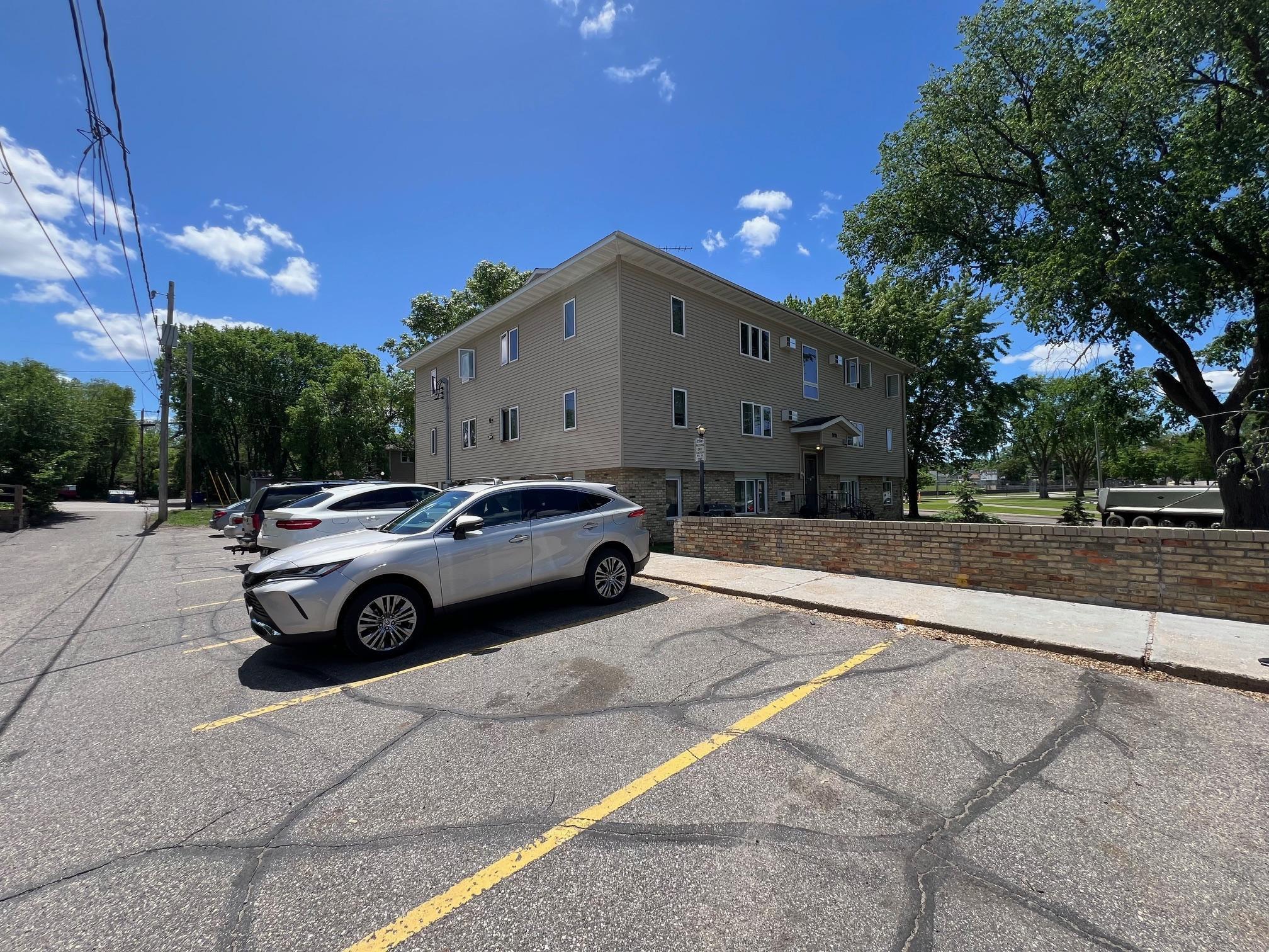 915 7th St S, Saint Cloud, MN 56301