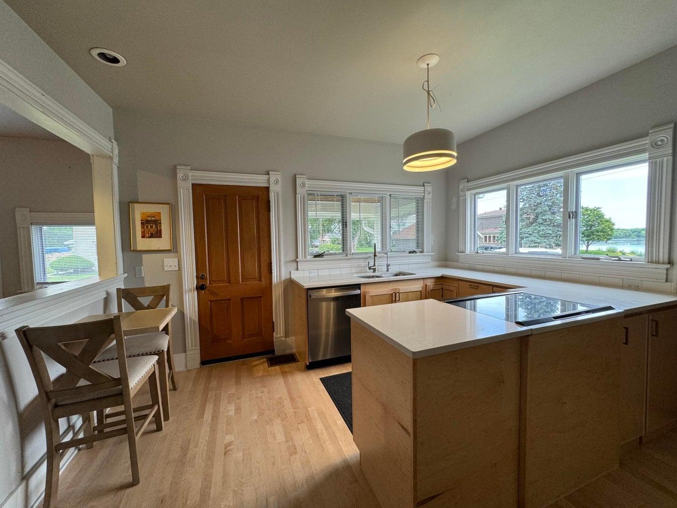 625 Main St, Dakota, MN 55925