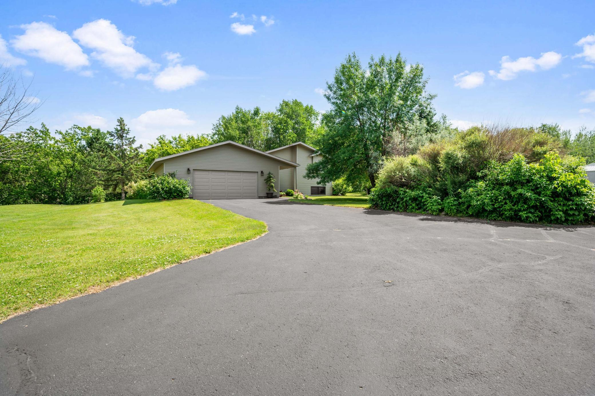 312 Skiview Ave, Coleraine, MN 55722