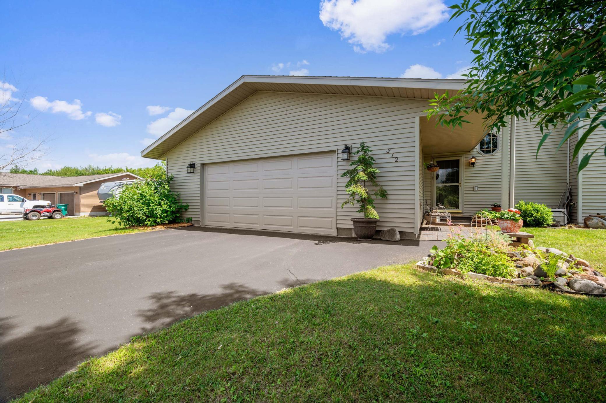 312 Skiview Ave, Coleraine, MN 55722