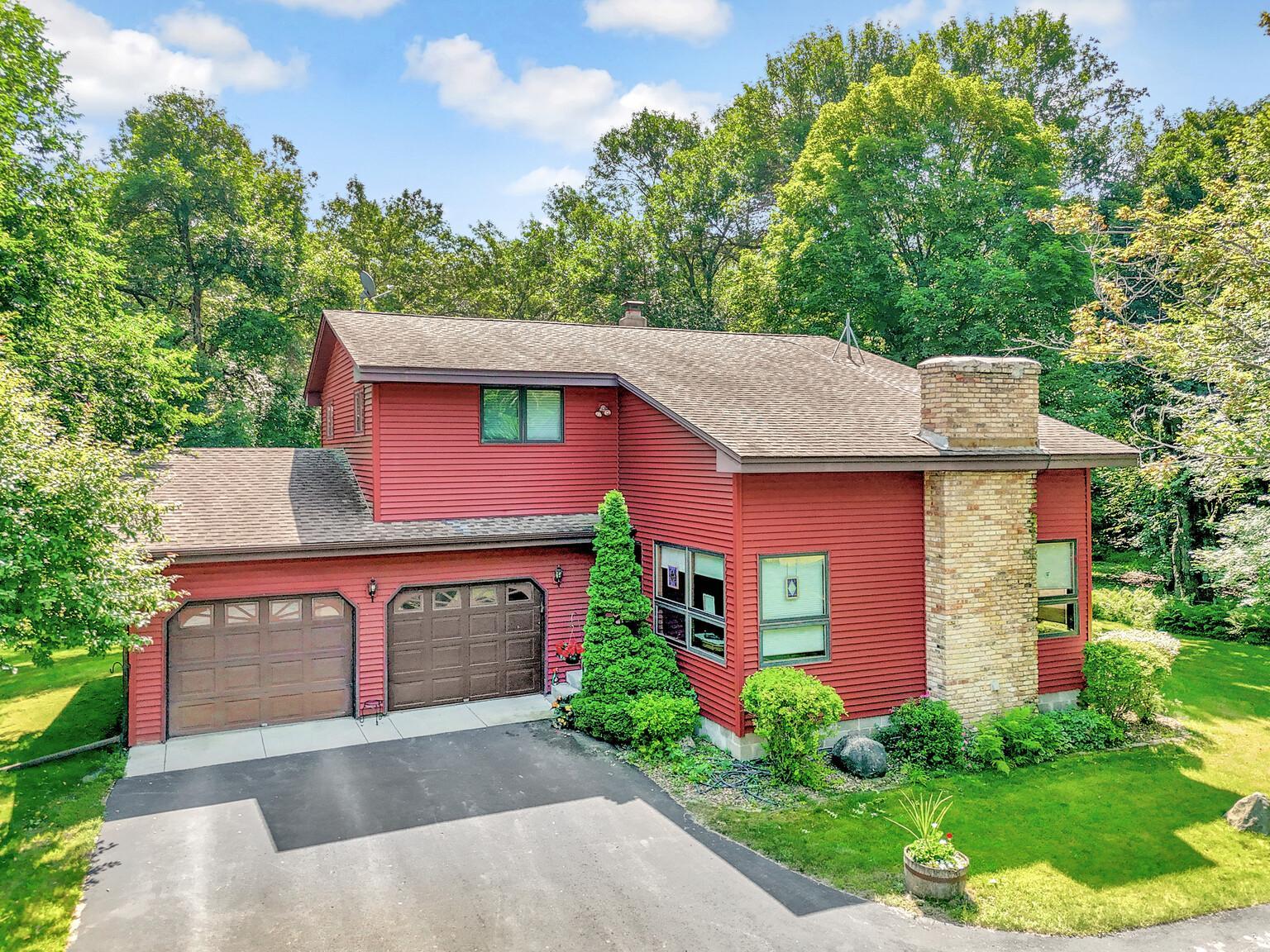 30729 Quinlan Ave, Center City, MN 55012