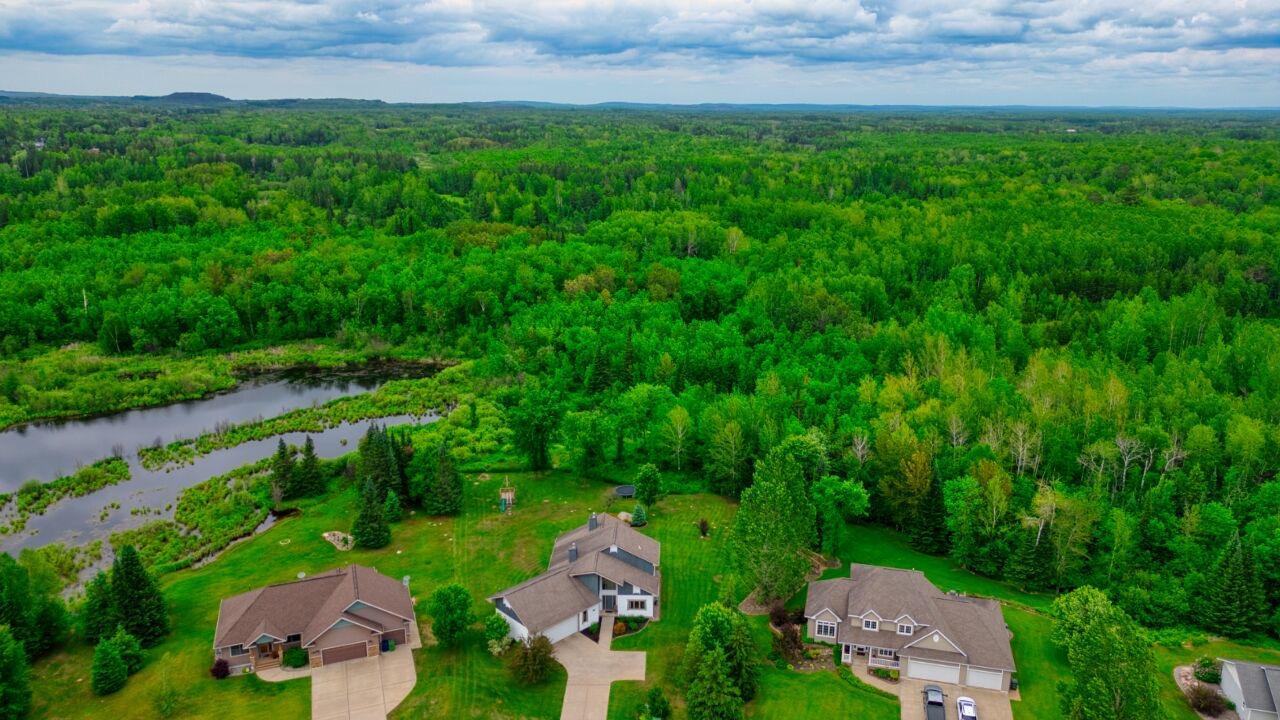 11665 River View Dr, Hibbing, MN 55746