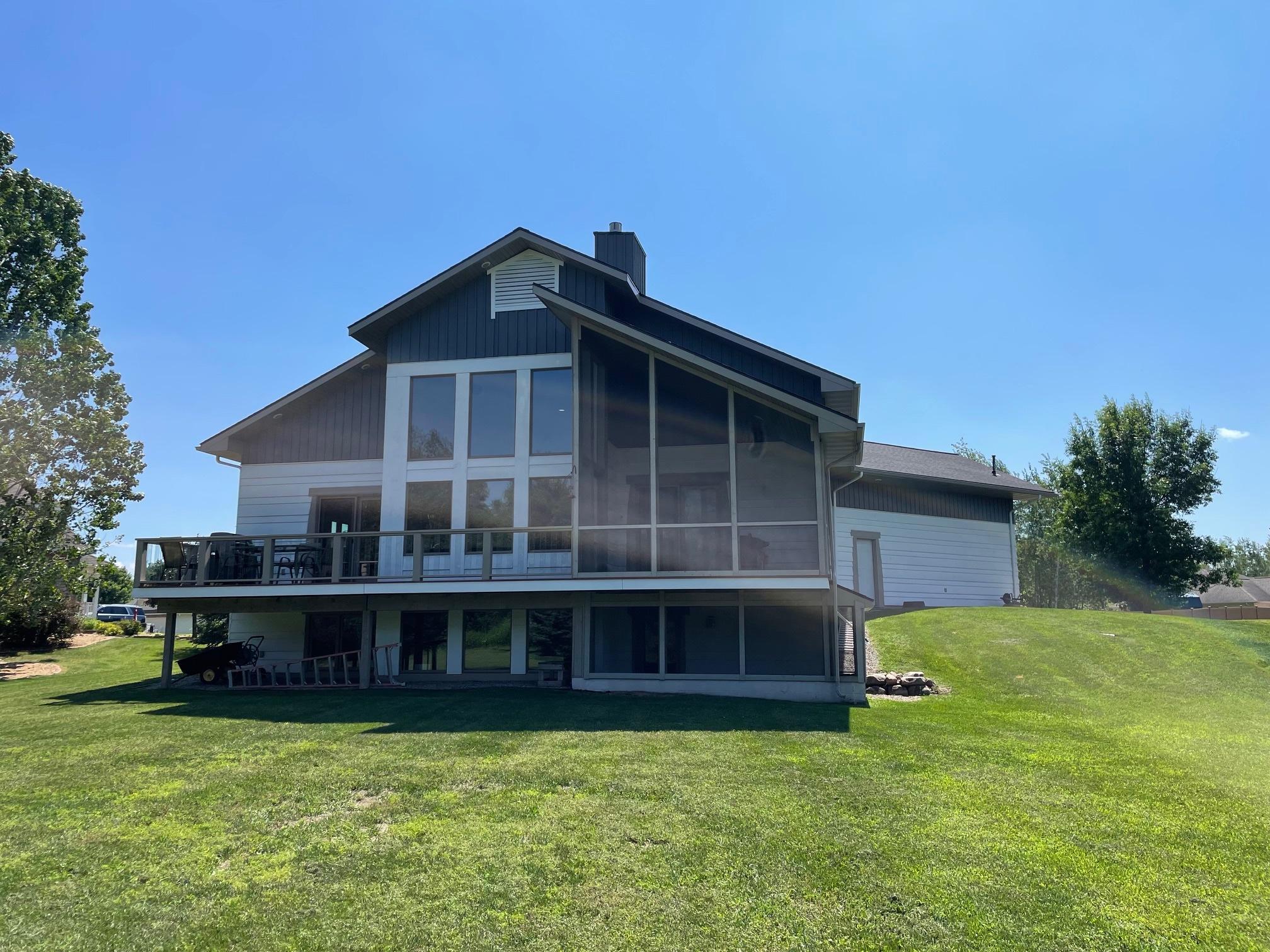 11665 River View Dr, Hibbing, MN 55746