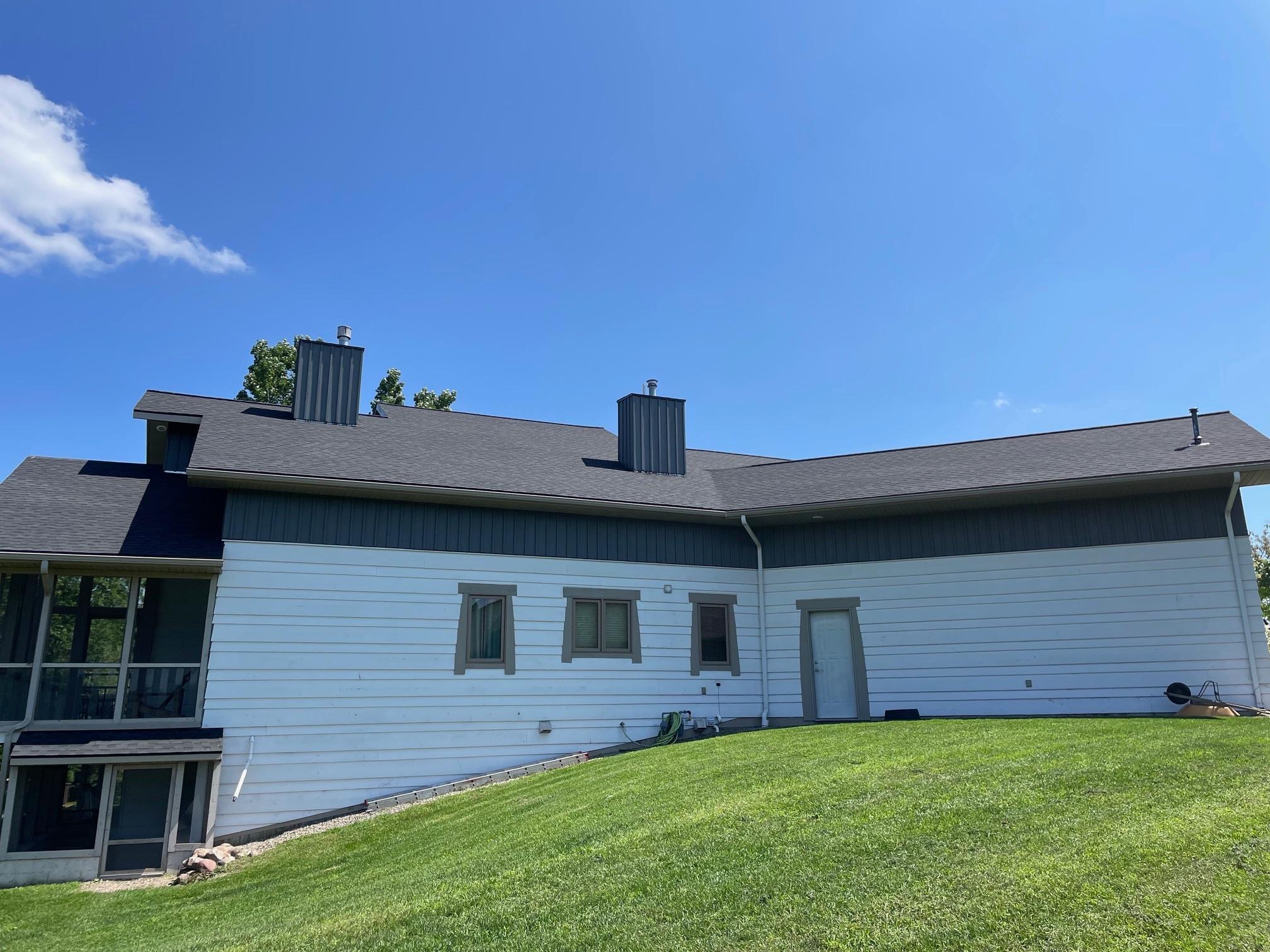 11665 River View Dr, Hibbing, MN 55746