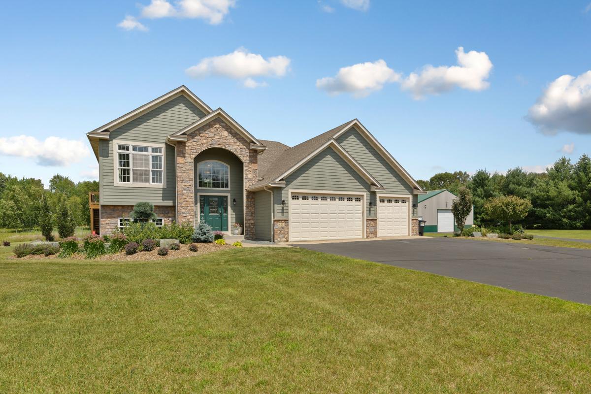 8515 Ryan Lake Dr NE, Stacy, MN 55079