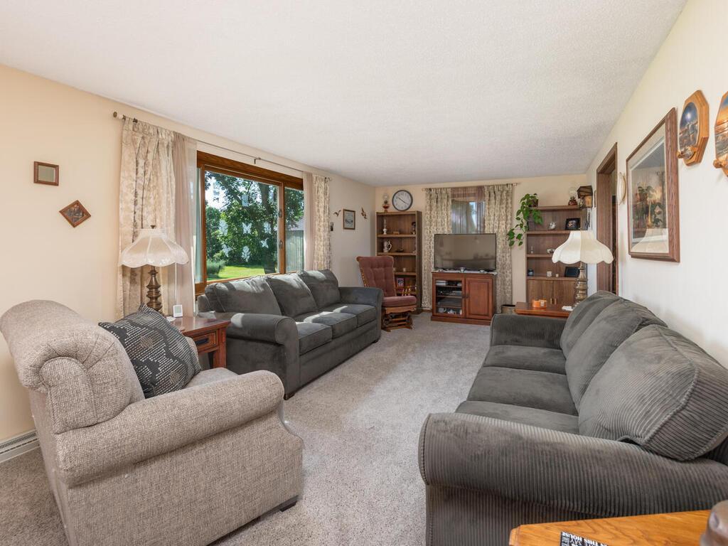 881 County Road 112 SW, Montrose, MN 55363