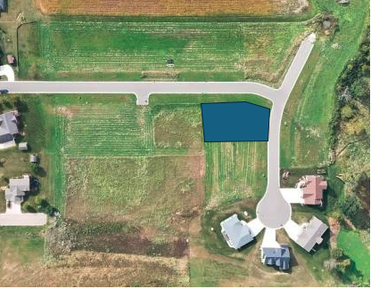 205 Sweetwater Dr, Rollingstone, MN 55969