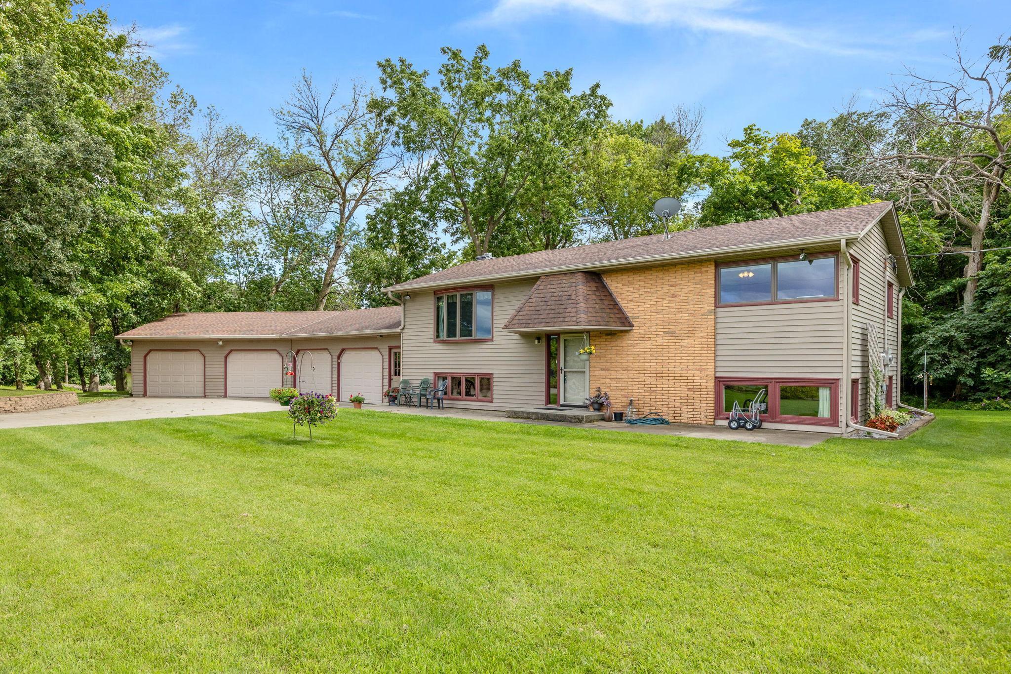 663 105th St SE, Watertown, MN 55388