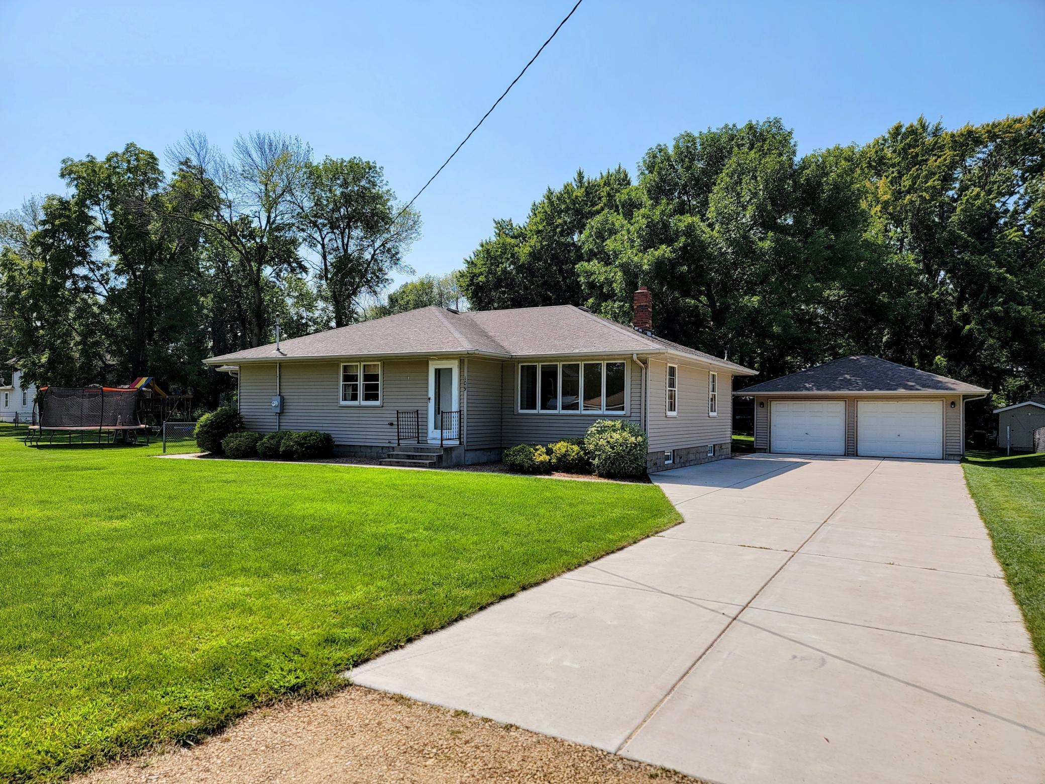 109 Kaesen Ave N, Vermillion, MN 55085