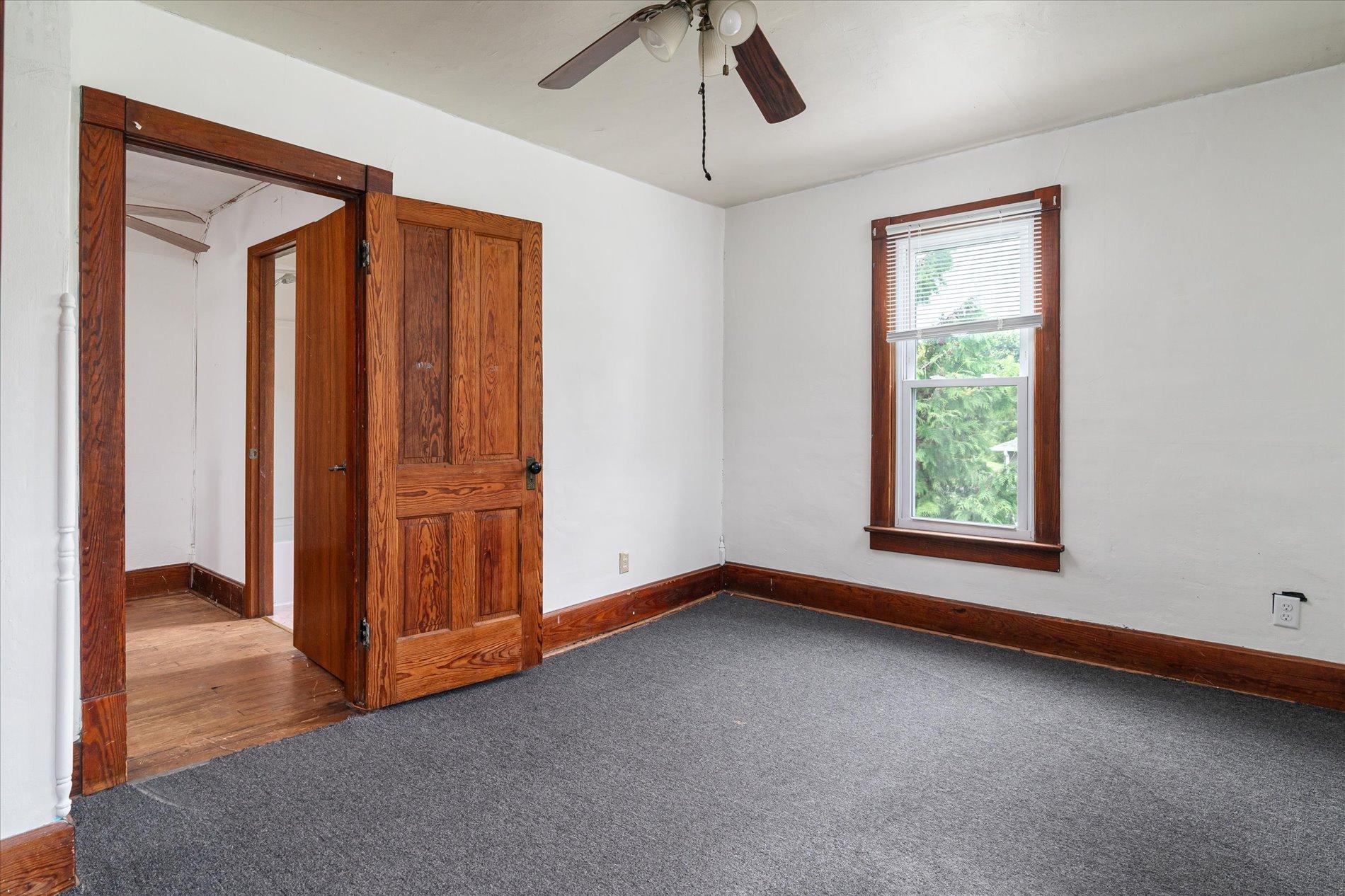 860 Main St, Dakota, MN 55925