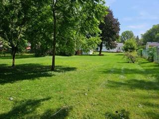 1881 Mcknight Rd N, Maplewood, MN 55109