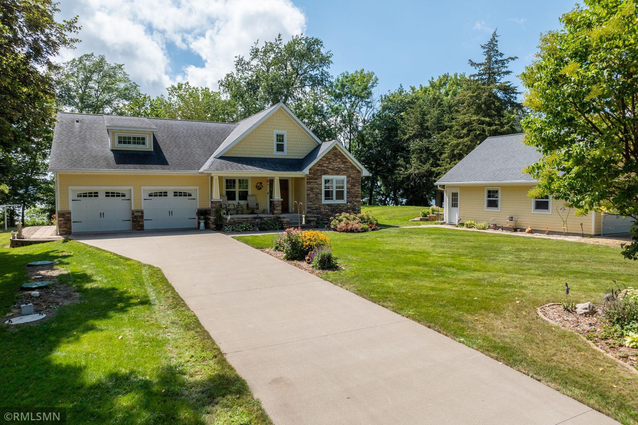 24623 Irish Ln, Cleveland, MN 56017