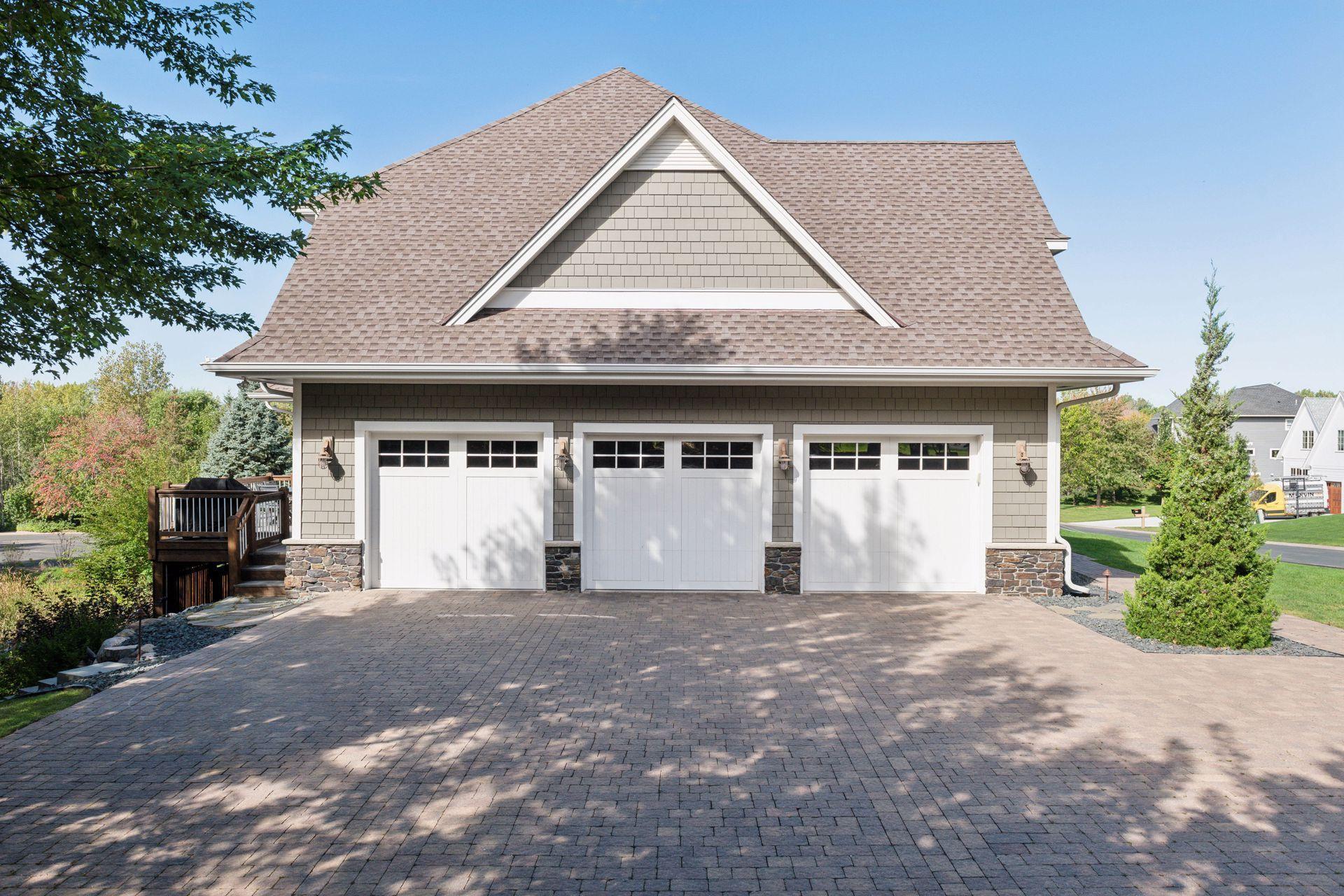 5200 Kelsey Ter, Edina, MN 55436