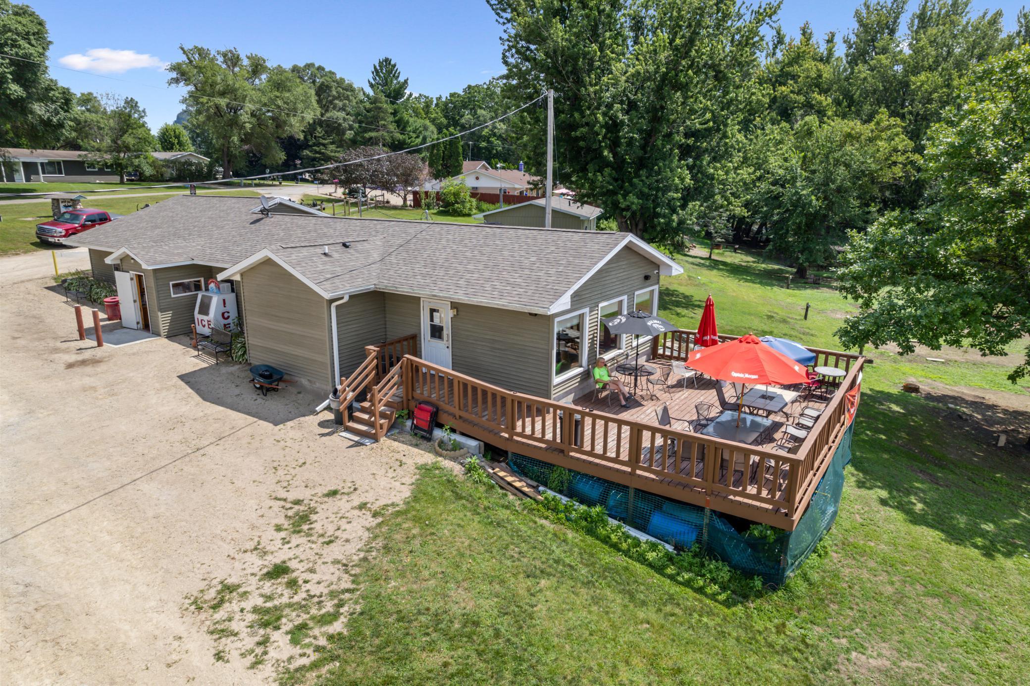 S2945 Indian Creek Rd, Fountain City, WI 54629
