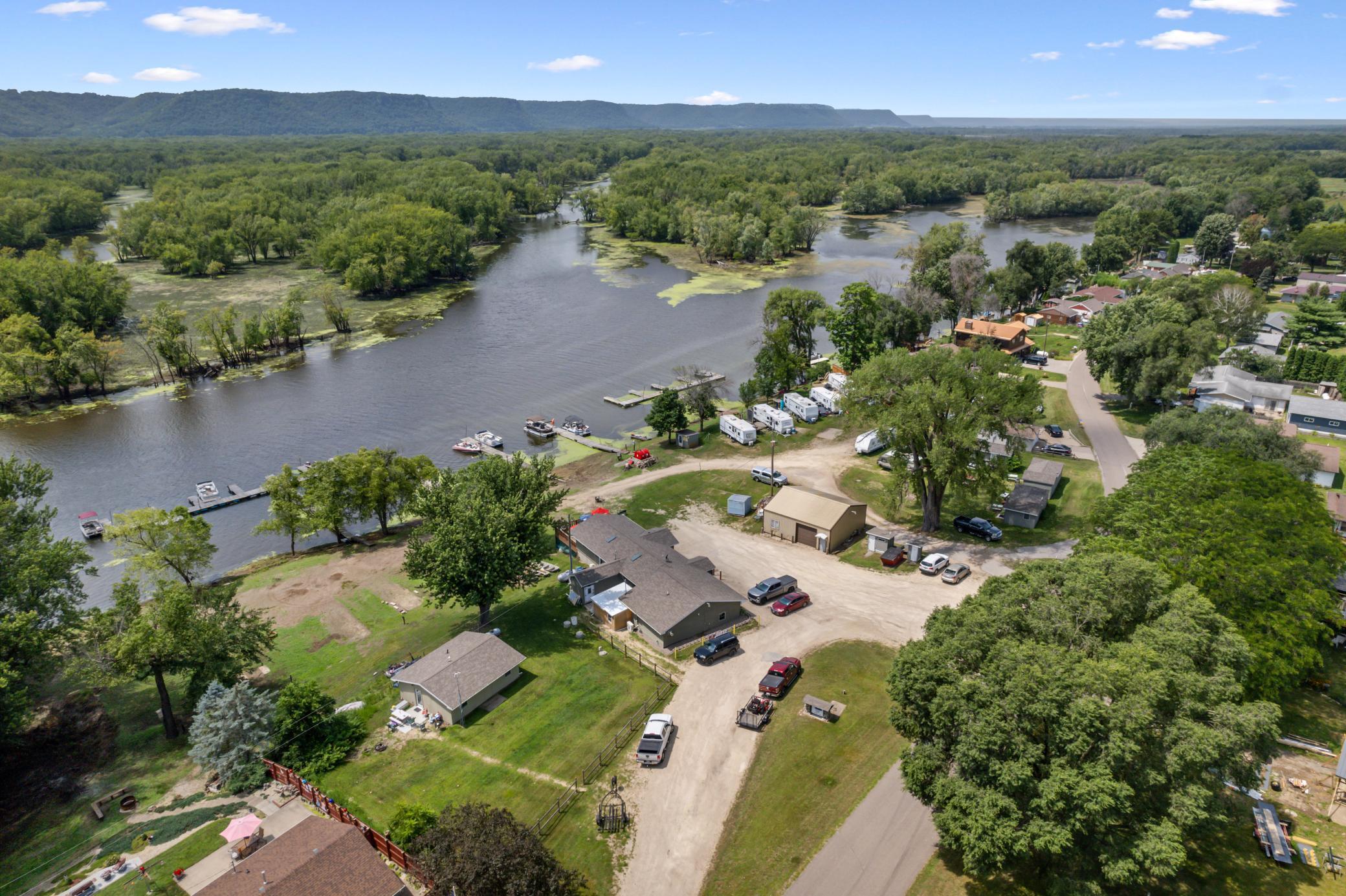 S2945 Indian Creek Rd, Fountain City, WI 54629