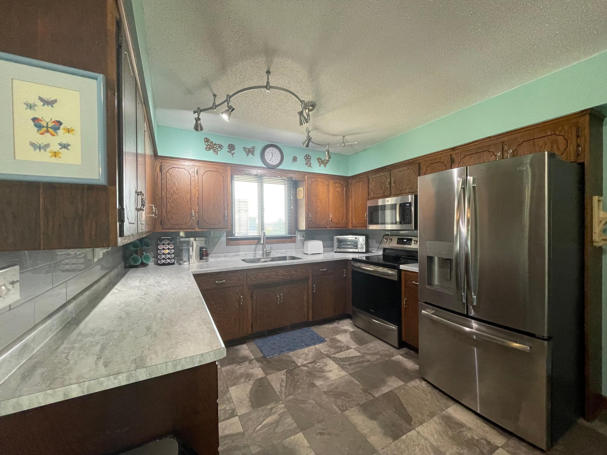 105 Oak Ave NE, Racine, MN 55967