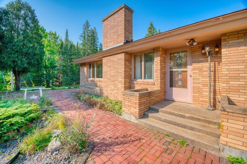 3803 S Salmi Rd, Hibbing, MN 55746