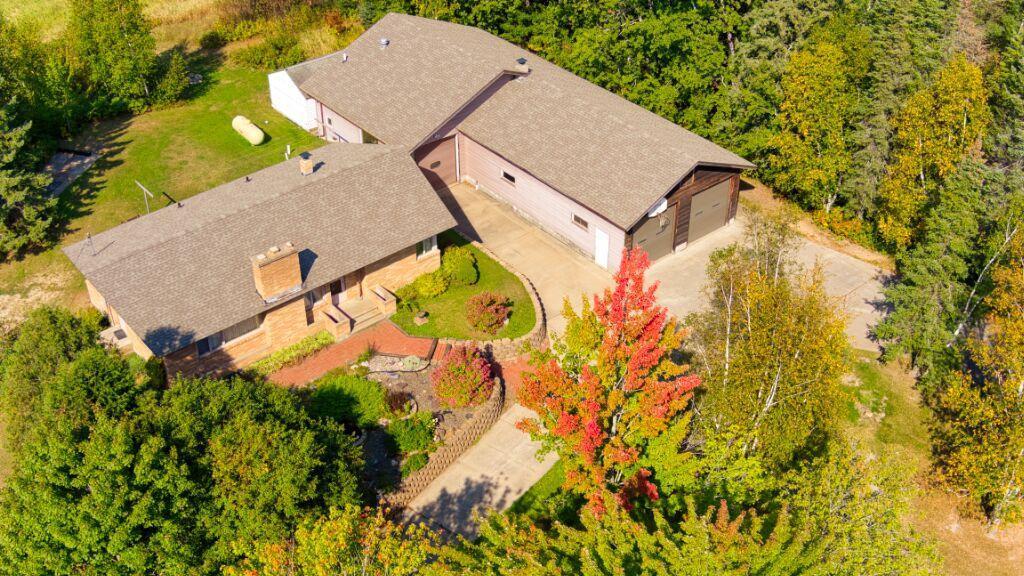 3803 S Salmi Rd, Hibbing, MN 55746