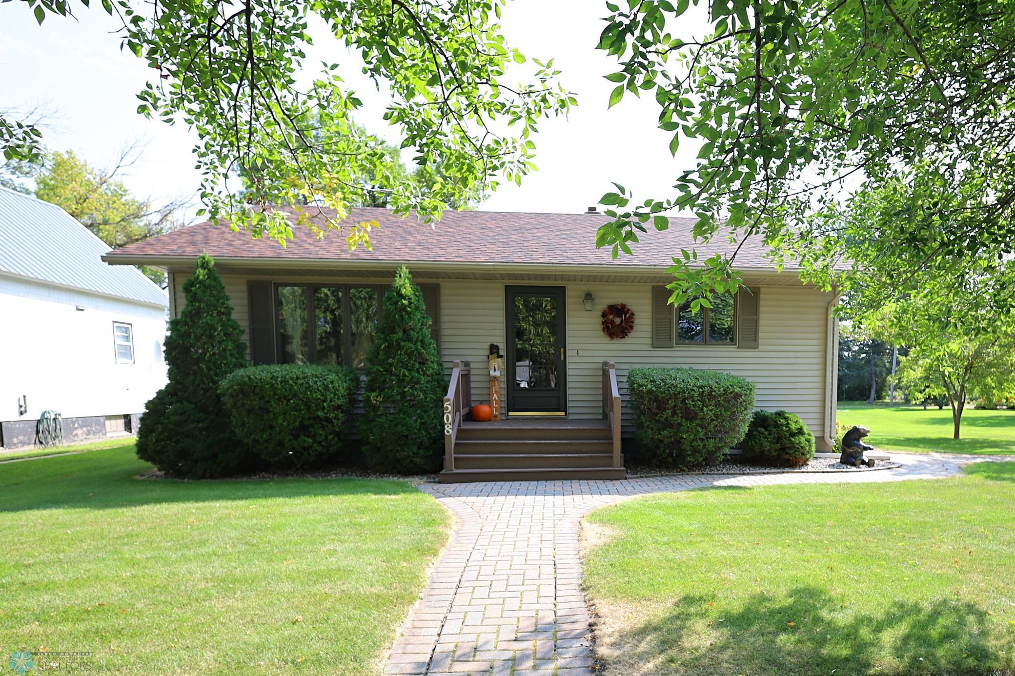 508 W Kittson Ave, Kennedy, MN 56733